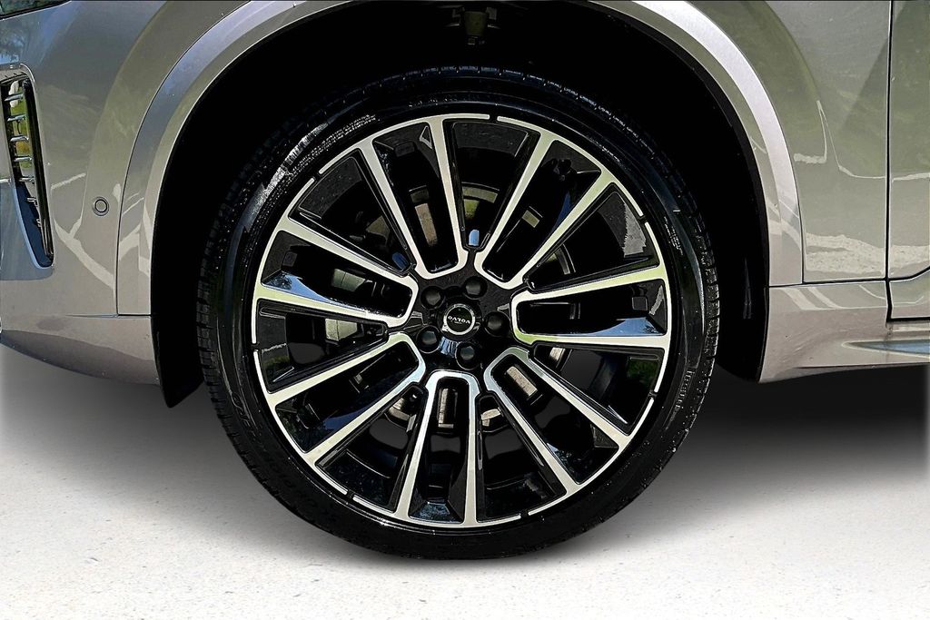 2026 Volvo XC90 Ultra - Photo 13