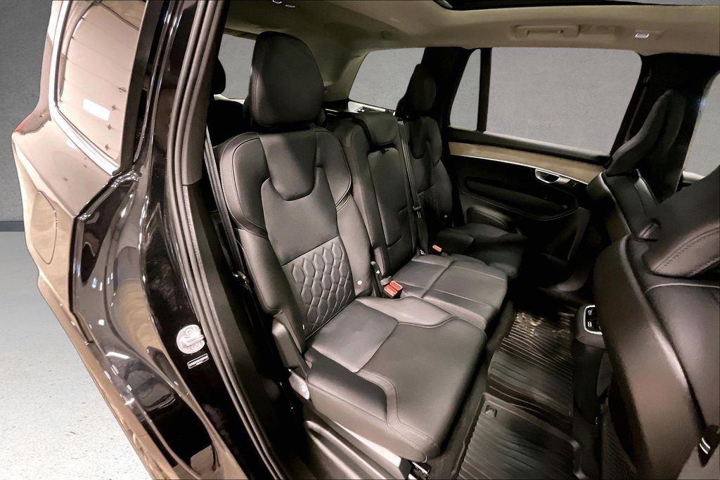 2026 Volvo XC90 Plus - Photo 25
