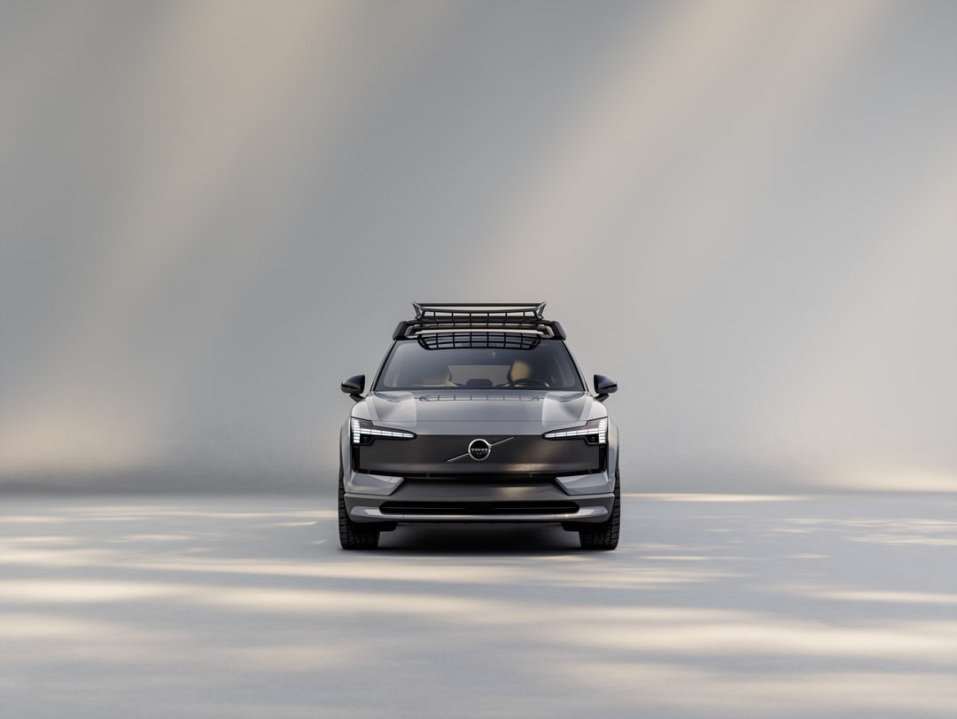  Silver 2026 Volvo EX30 Cross Country 