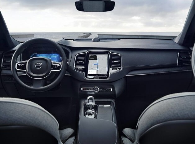  Volvo XC90 dash view with touchscreen