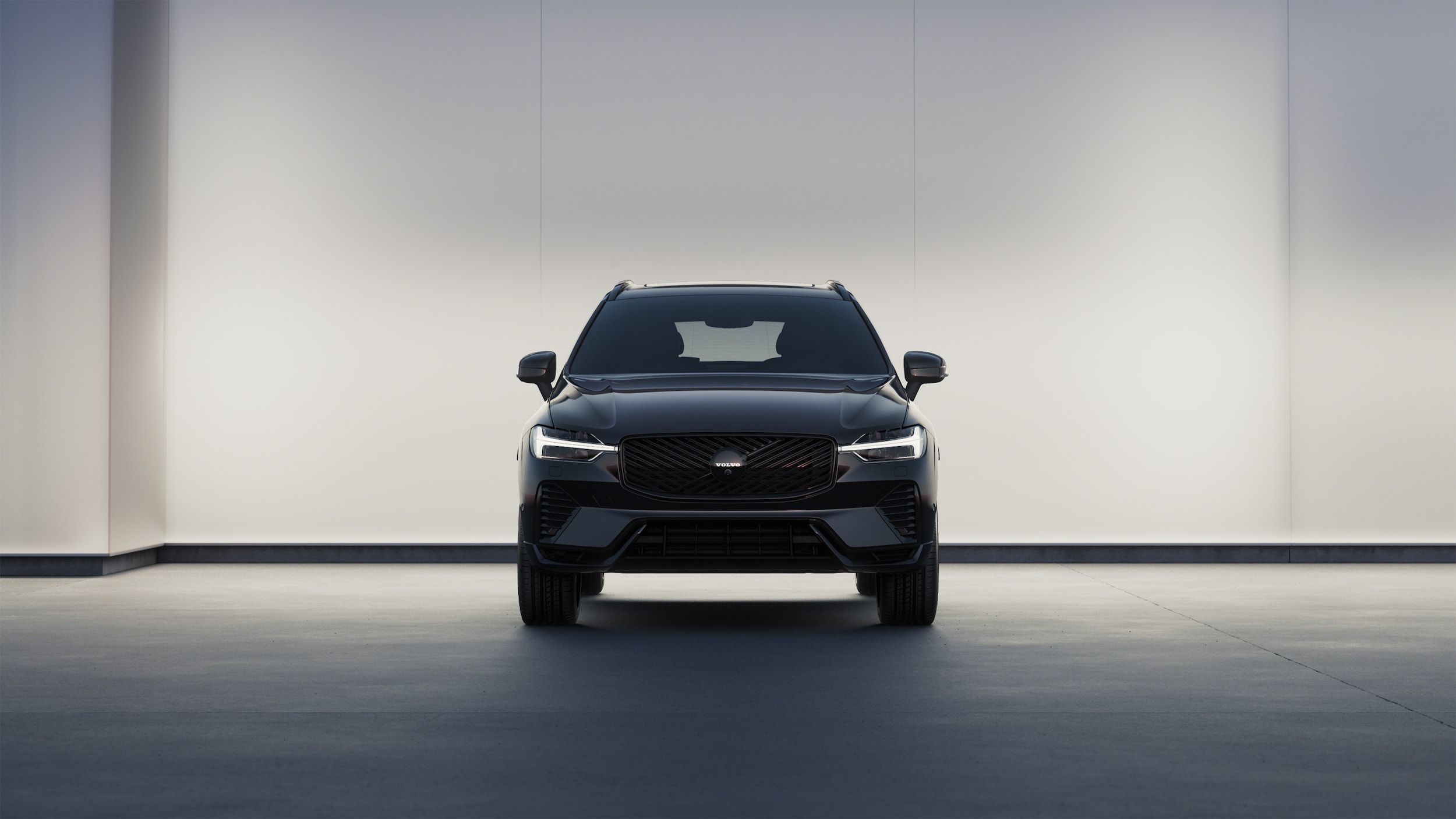  2026 Volvo XC60 front view