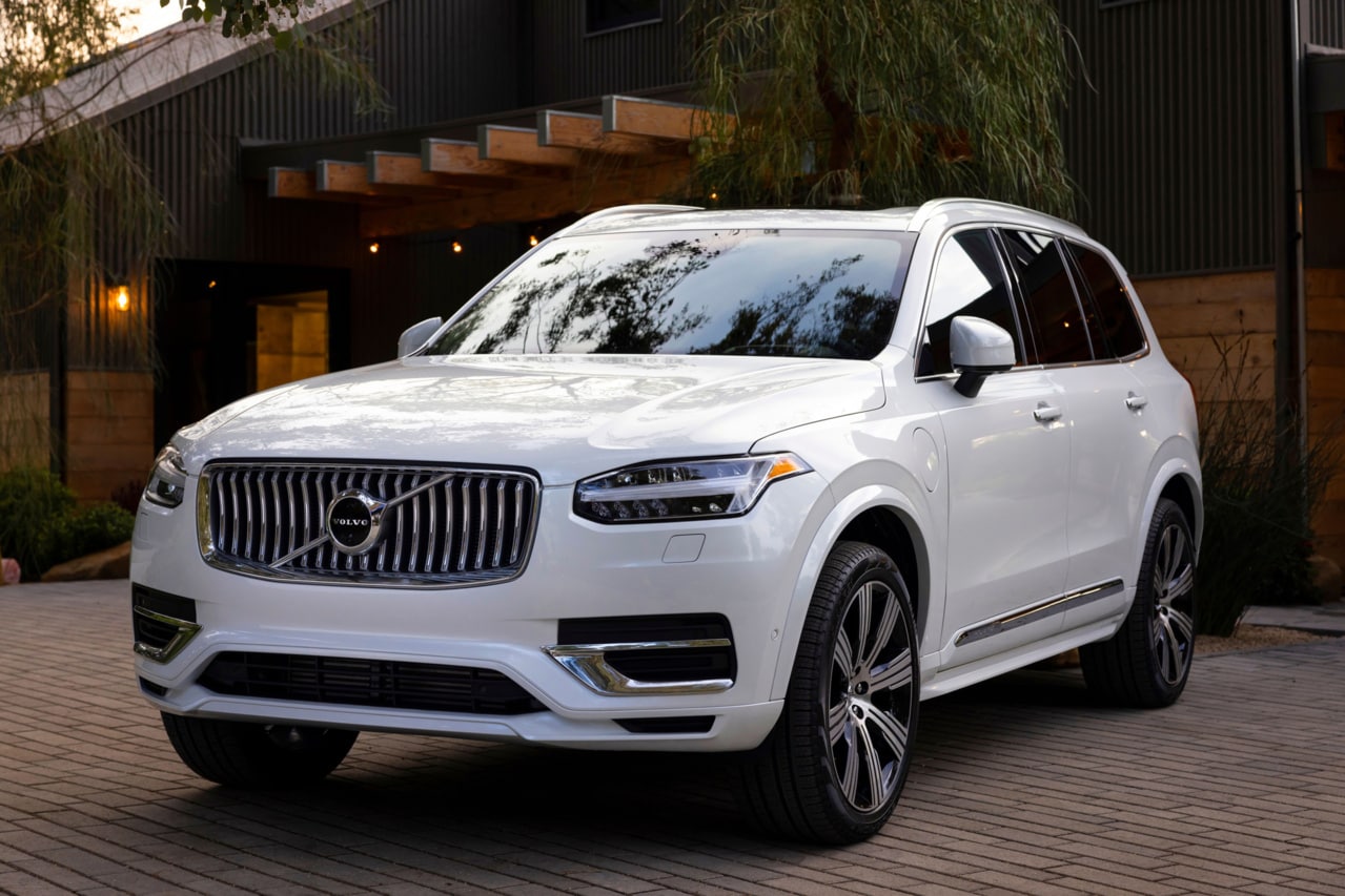  Volvo XC90 hybrid front view