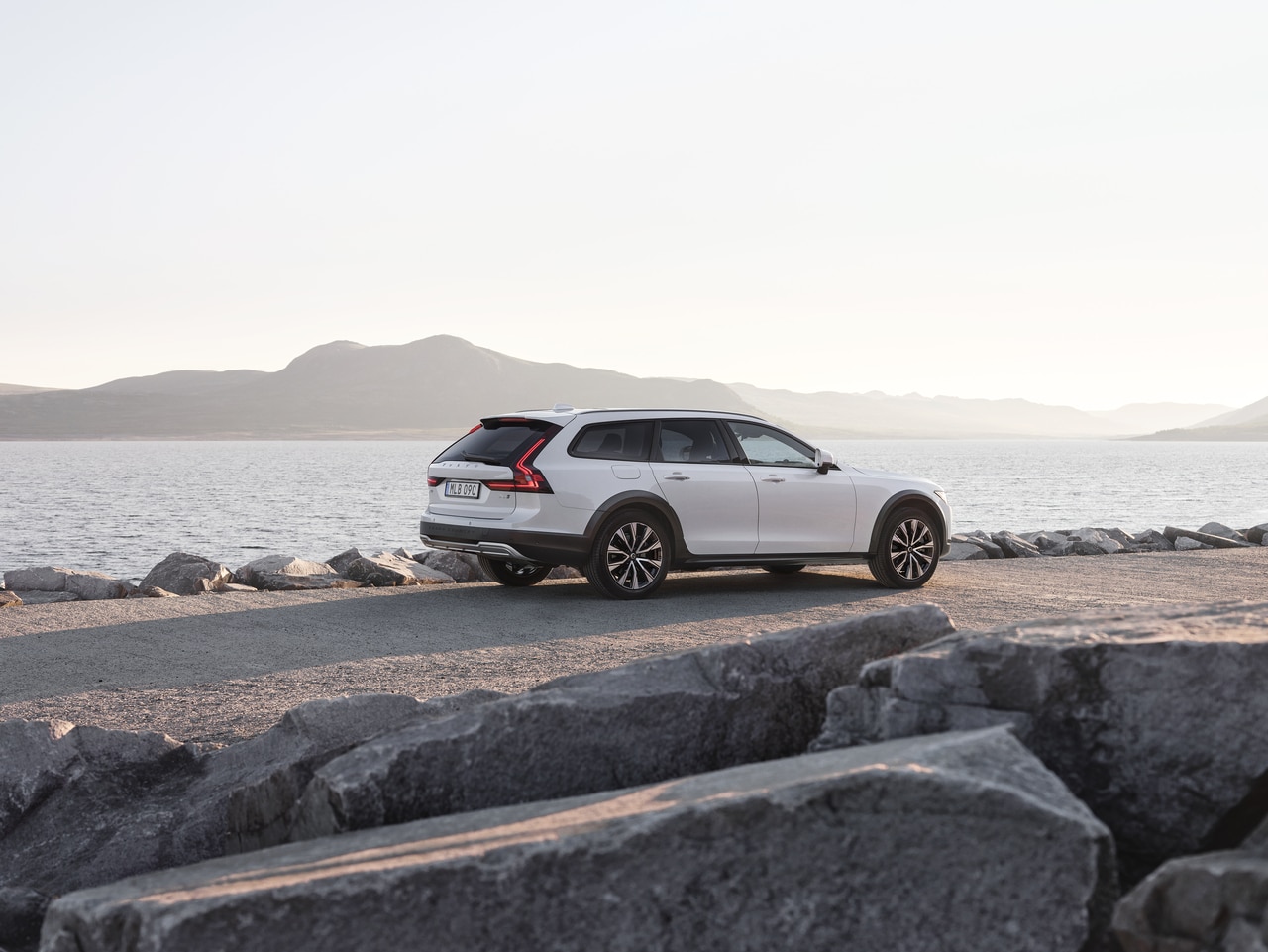 Volvo V90 Cross Country by the water