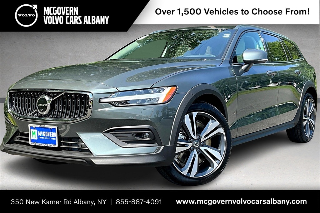 2026 Volvo V60 Cross Country Plus's photo