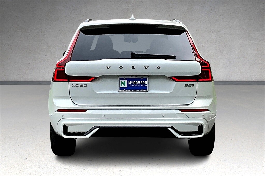 2026 Volvo XC60 B5 Plus photo 4