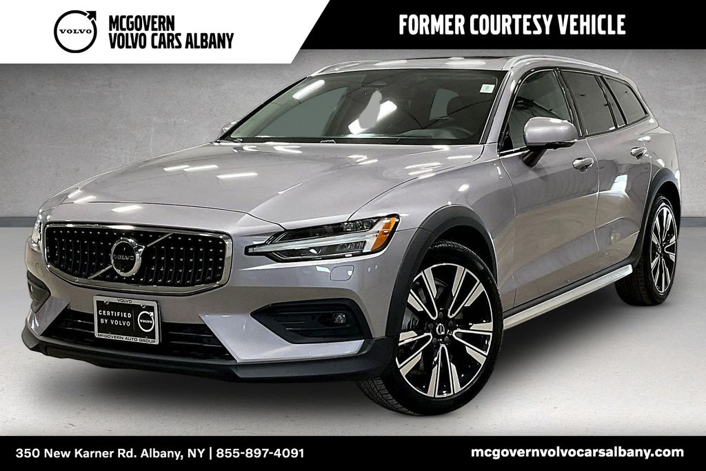 2026 Volvo V60 Cross Country