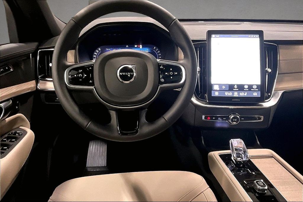 2026 Volvo XC90 Plus - Photo 9