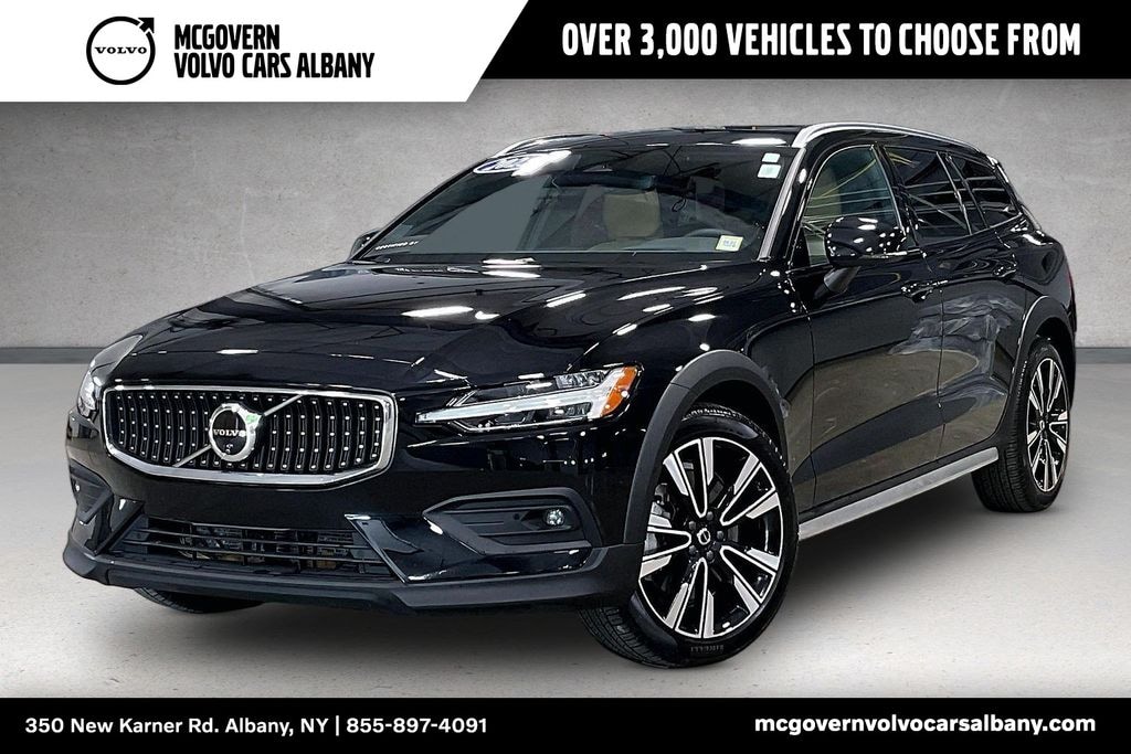 Certified 2025 Volvo V60 Cross Country B5 Ultra Wagon