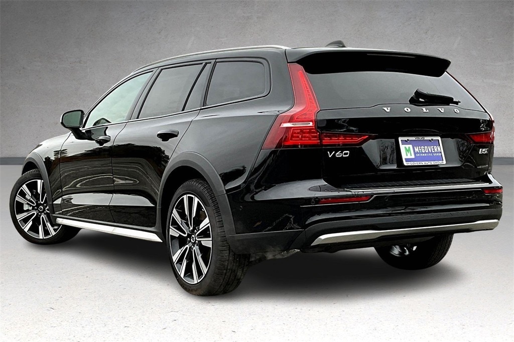 New 2026 Volvo V60 Cross Country B5 Ultra Wagon