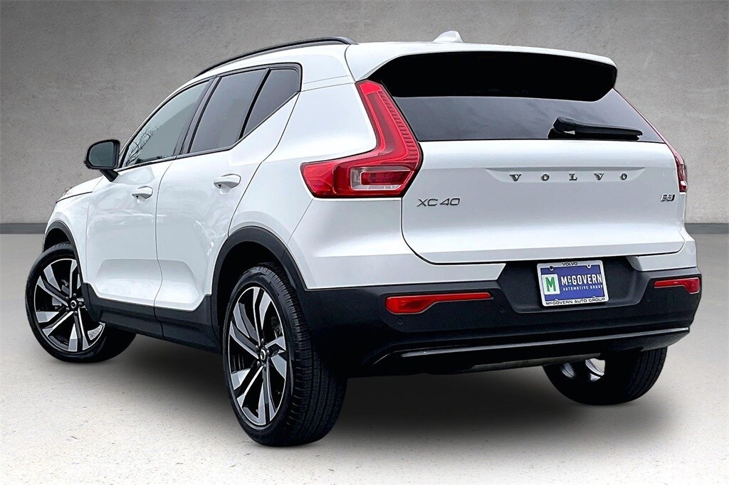 Certified 2023 Volvo XC40 B5 Plus Dark Theme SUV