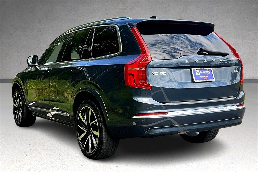 2024 Volvo XC90 Plus photo 2