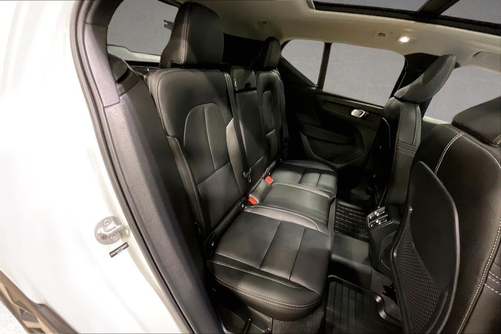 2026 Volvo XC40 Plus - Photo 25