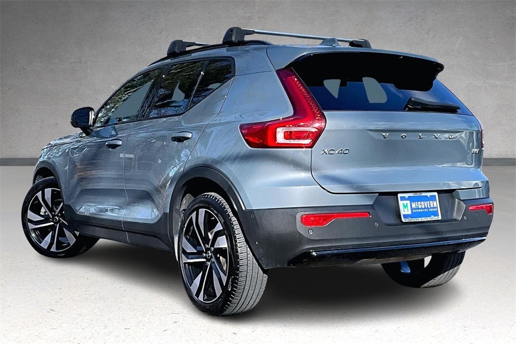 Used 2023 Volvo XC40 B5 Plus Dark Theme SUV