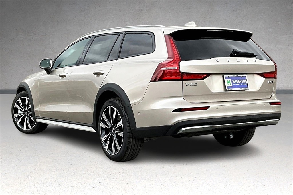 New 2026 Volvo V60 Cross Country B5 Ultra Wagon