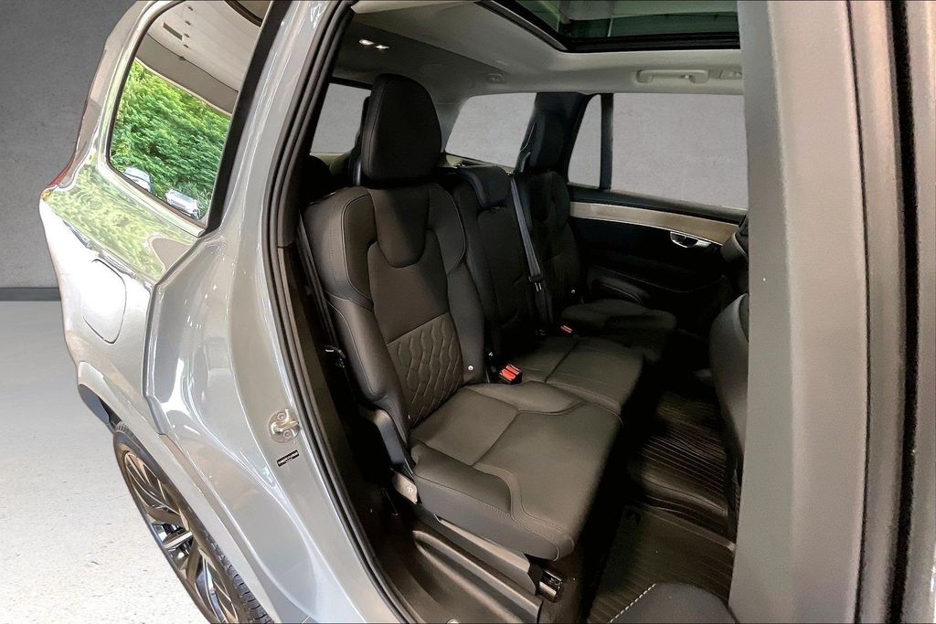 2026 Volvo XC90 Plus - Photo 26