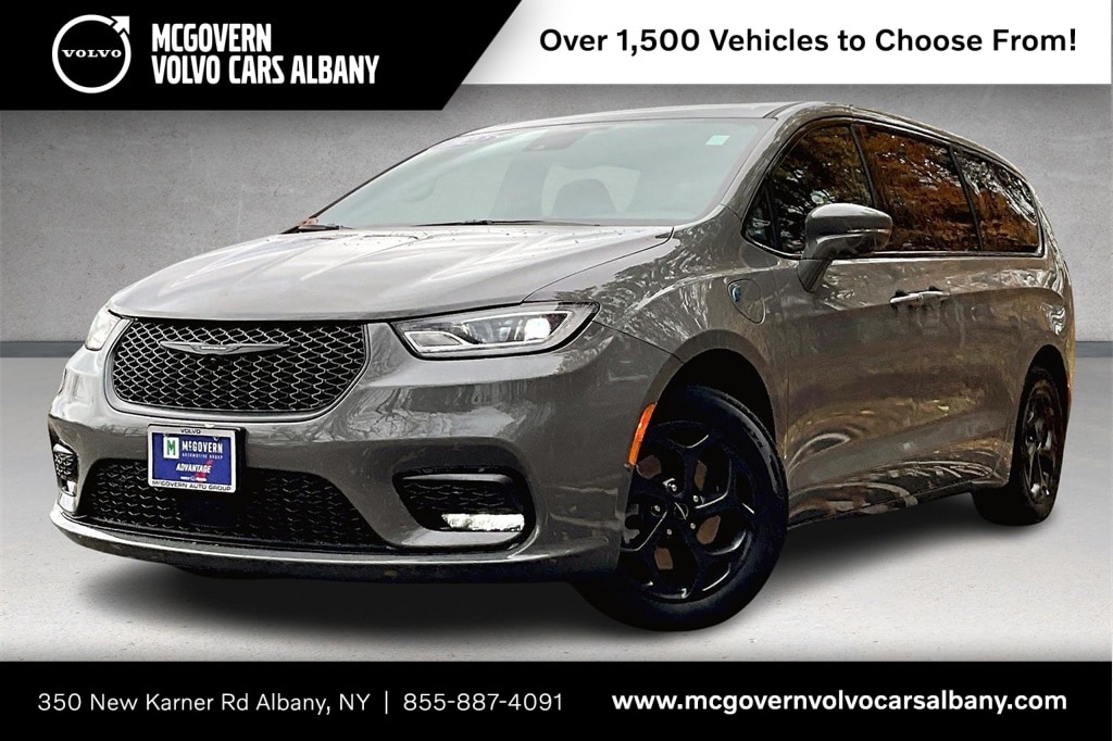 2022 Chrysler Pacifica Hybrid Limited's photo