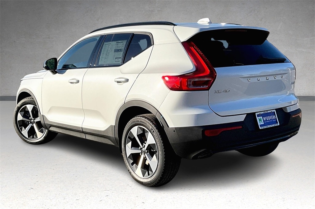 New 2026 Volvo XC40 B5 Plus SUV
