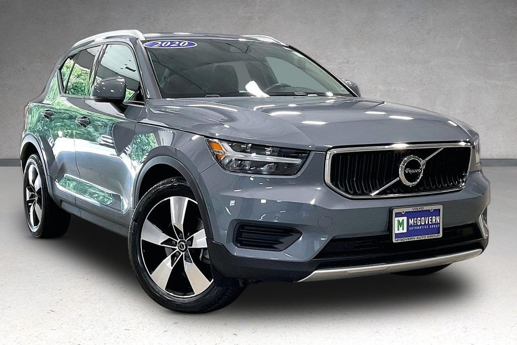 Used 2020 Volvo XC40 Momentum SUV