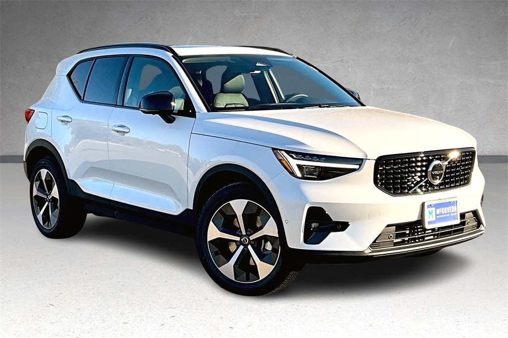 New 2026 Volvo XC40 B5 Plus SUV