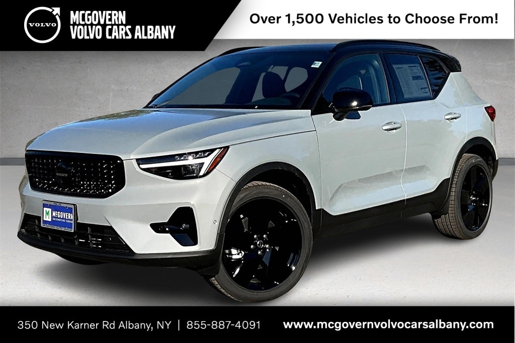 2026 Volvo XC40 Ultra Black Edition's photo