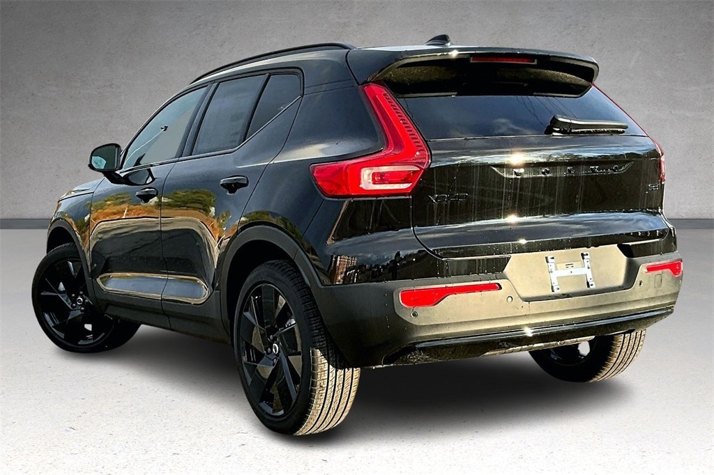 New 2026 Volvo XC40 B5 Ultra Black Edition SUV