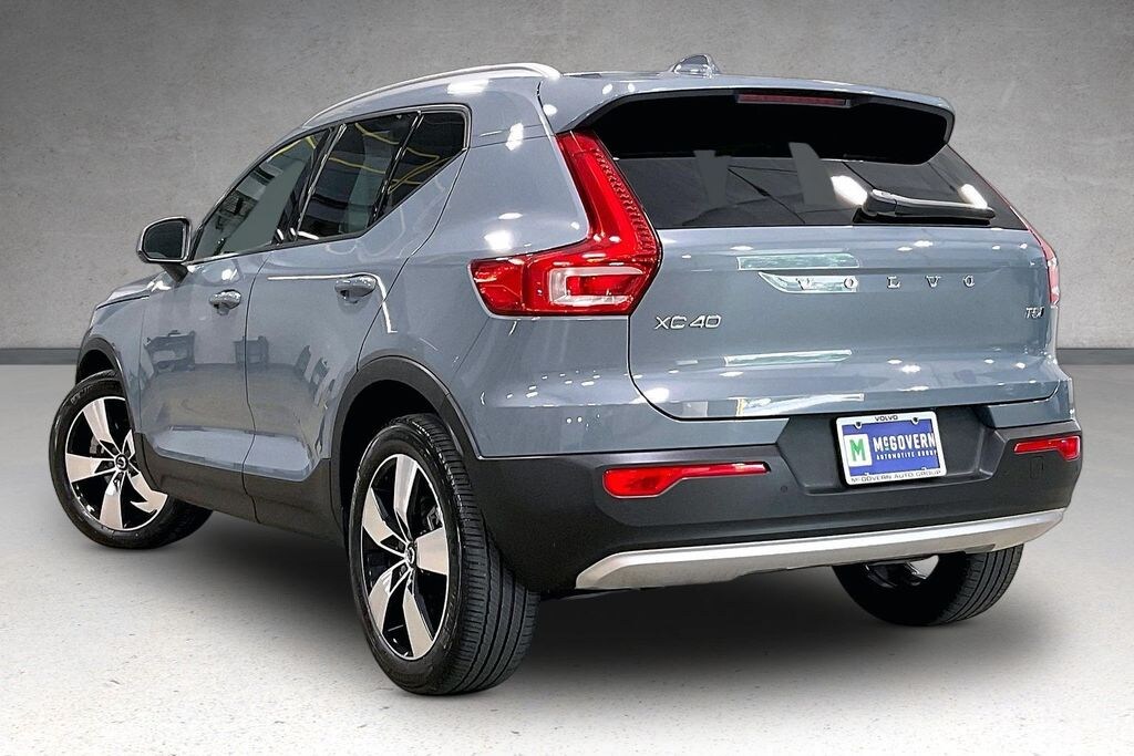 Used 2020 Volvo XC40 Momentum SUV