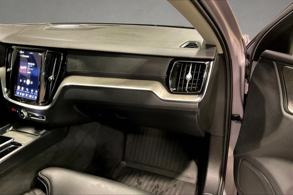2026 Volvo V60 Cross Country Ultra - Photo 26
