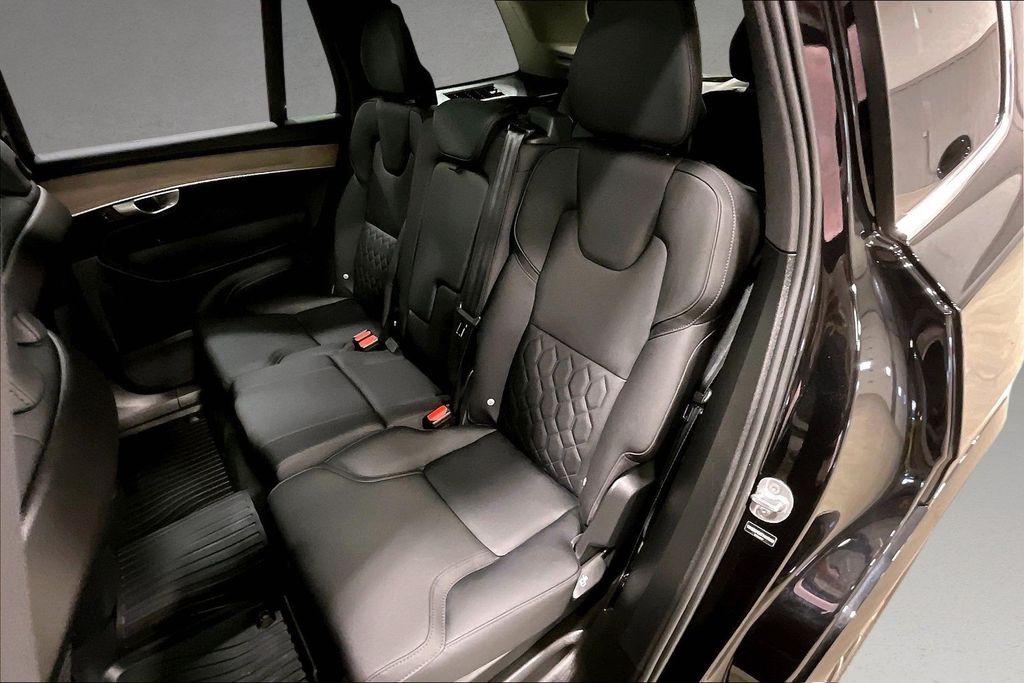 2026 Volvo XC90 Plus - Photo 22