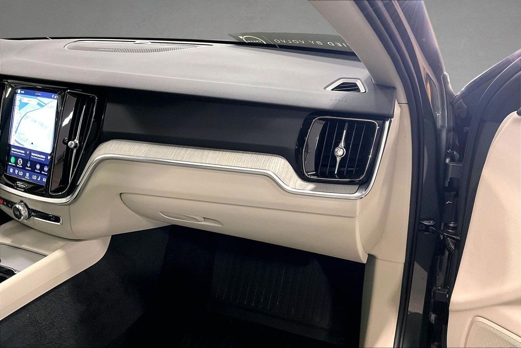 2026 Volvo V60 Cross Country Plus - Photo 26