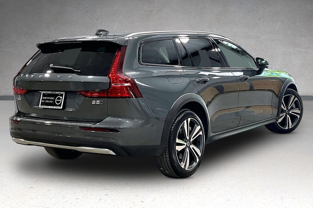2026 Volvo V60 Cross Country Plus - Photo 6