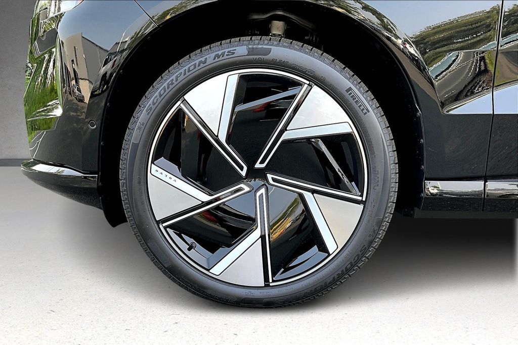 2025 Volvo EX90 Plus - Photo 13