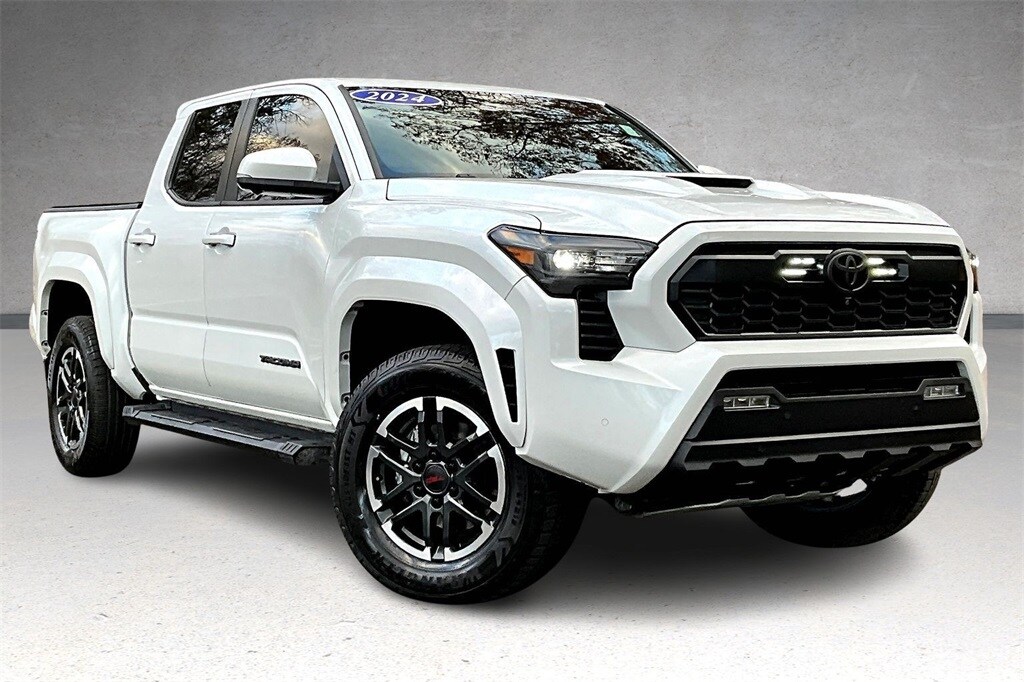 2024 Toyota Tacoma TRD Sport photo 3