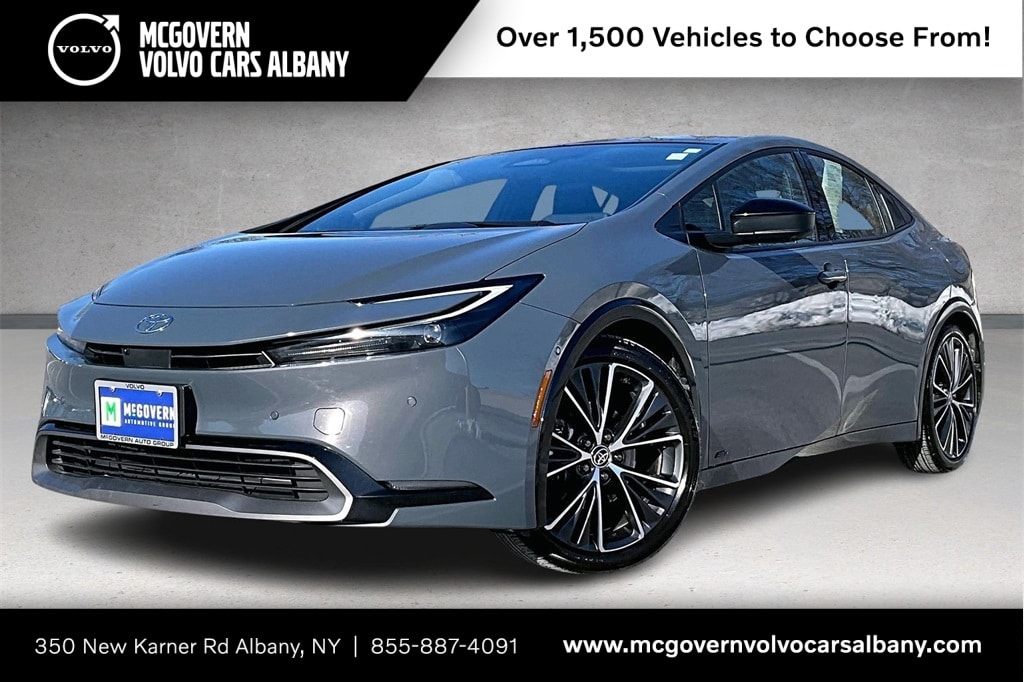 2023 Toyota Prius Limited's photo