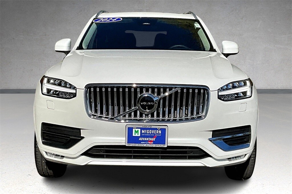 2024 Volvo XC90 Plus photo 2