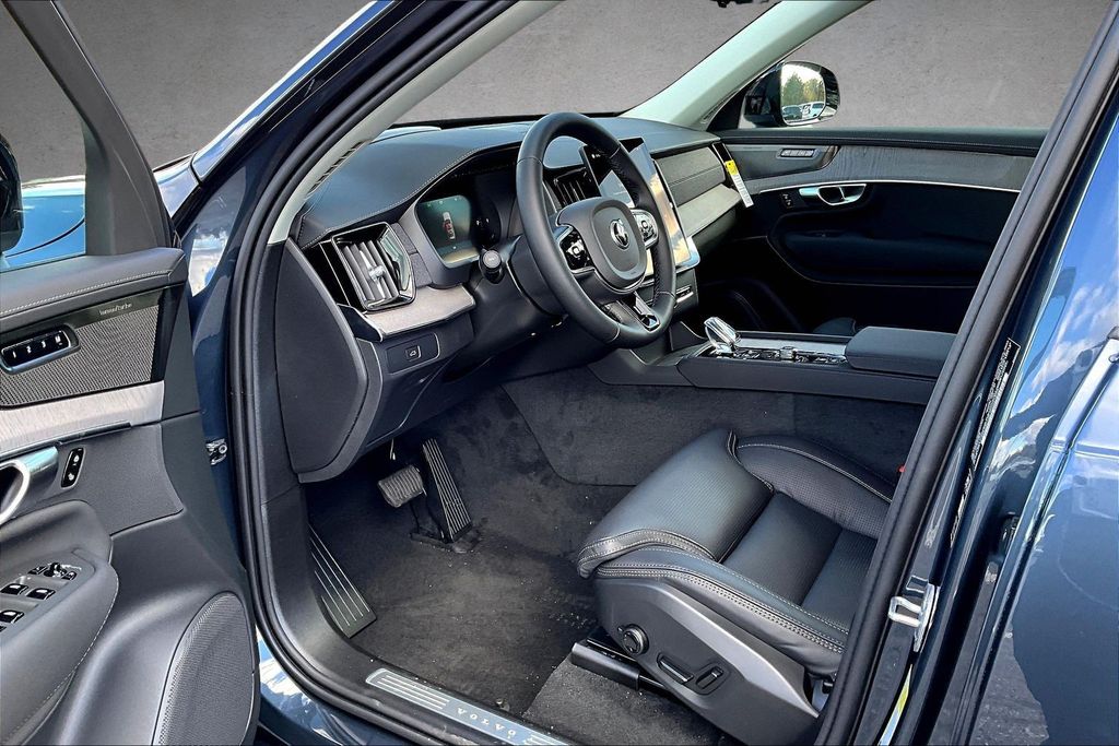 2026 Volvo XC90 Ultra - Photo 7