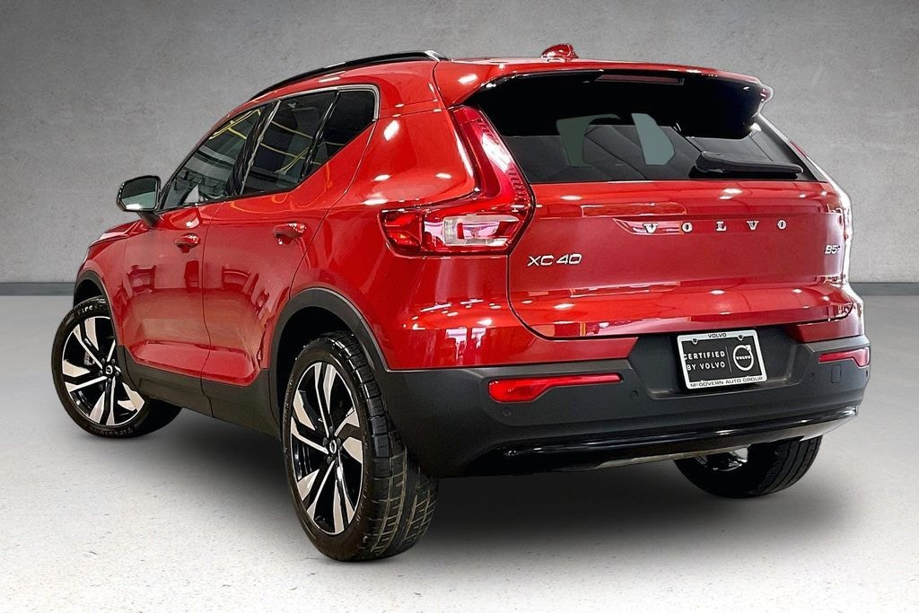 Certified 2023 Volvo XC40 B5 Plus Dark Theme SUV