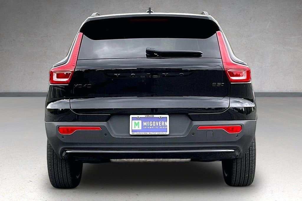 New 2026 Volvo XC40 B5 Ultra Black Edition SUV