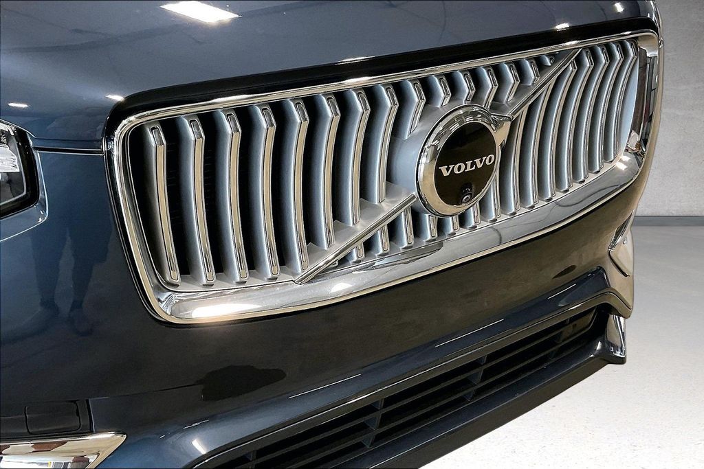 2025 Volvo XC90 Plus - Photo 35
