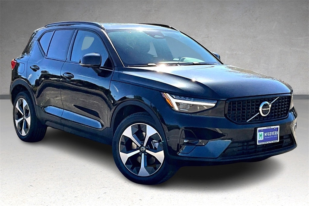 New 2026 Volvo XC40 B5 Plus SUV