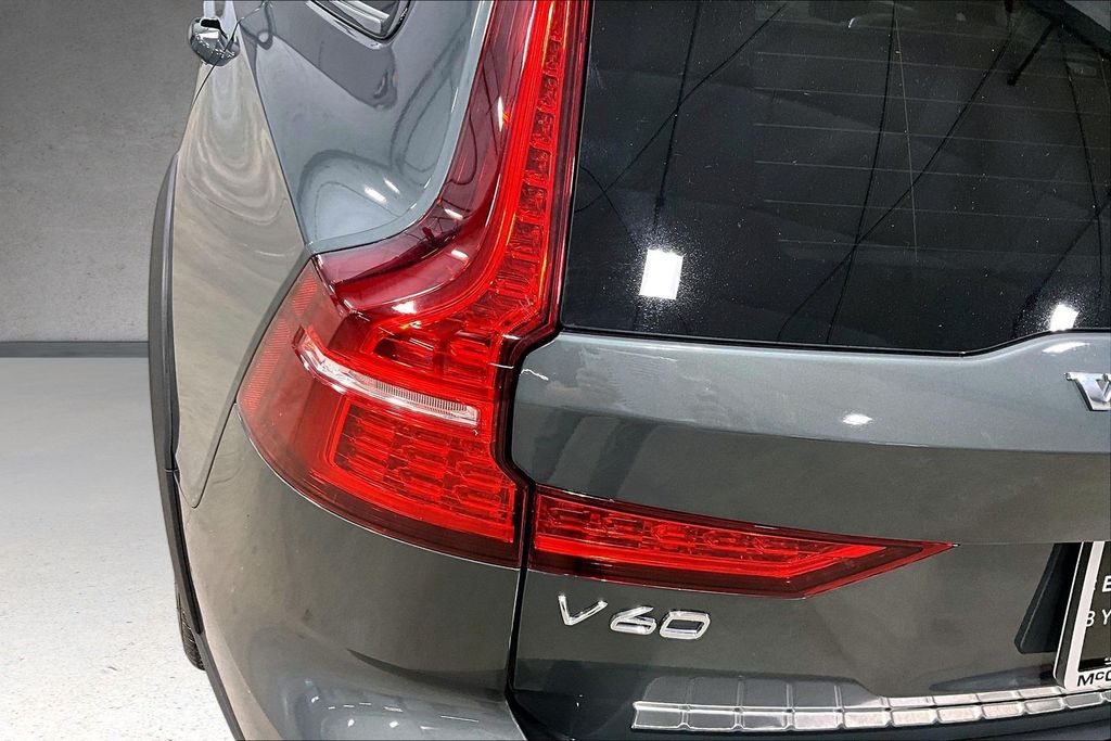 2026 Volvo V60 Cross Country Plus - Photo 23