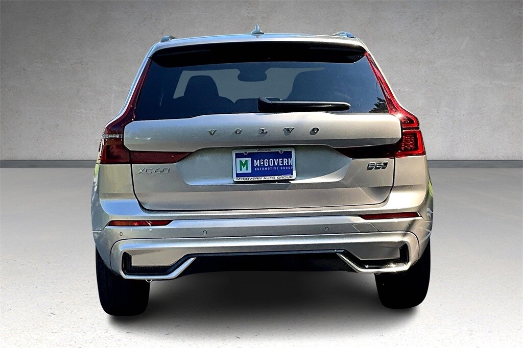 2026 Volvo XC60 B5 Core photo 4