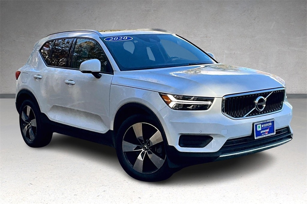 Used 2020 Volvo XC40 Momentum SUV