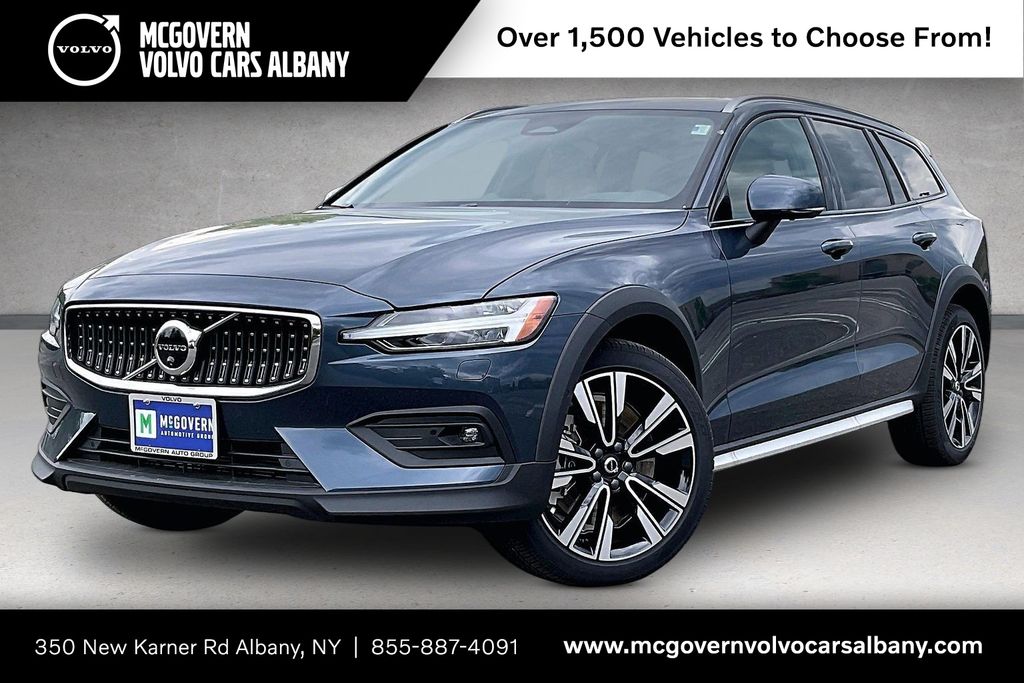 2026 Volvo V60 Cross Country B5 Ultra AWD's photo