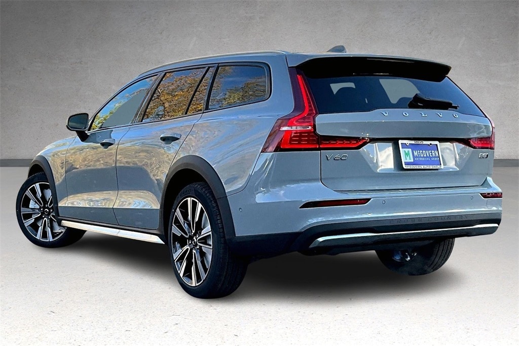 New 2026 Volvo V60 Cross Country B5 Ultra Wagon