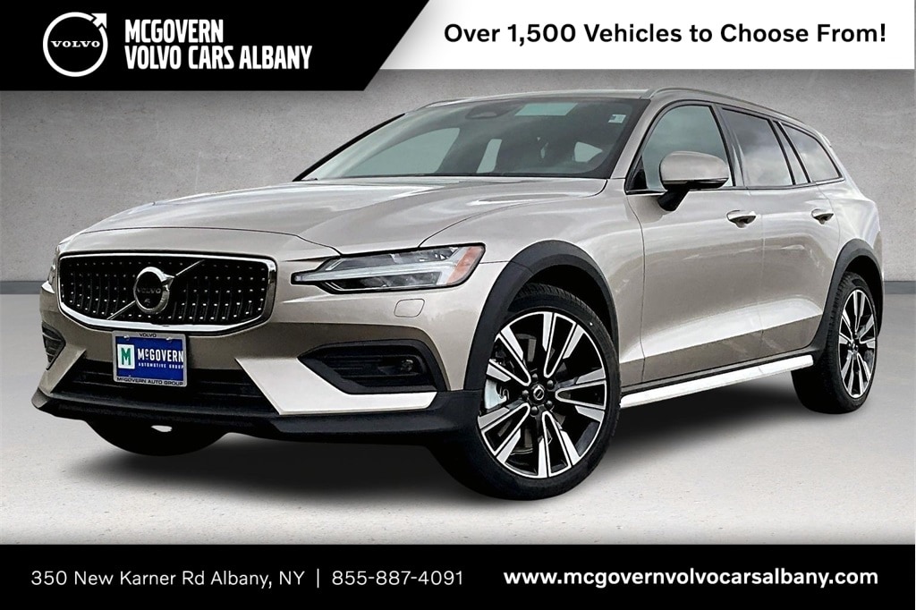 2026 Volvo V60 Cross Country Ultra's photo