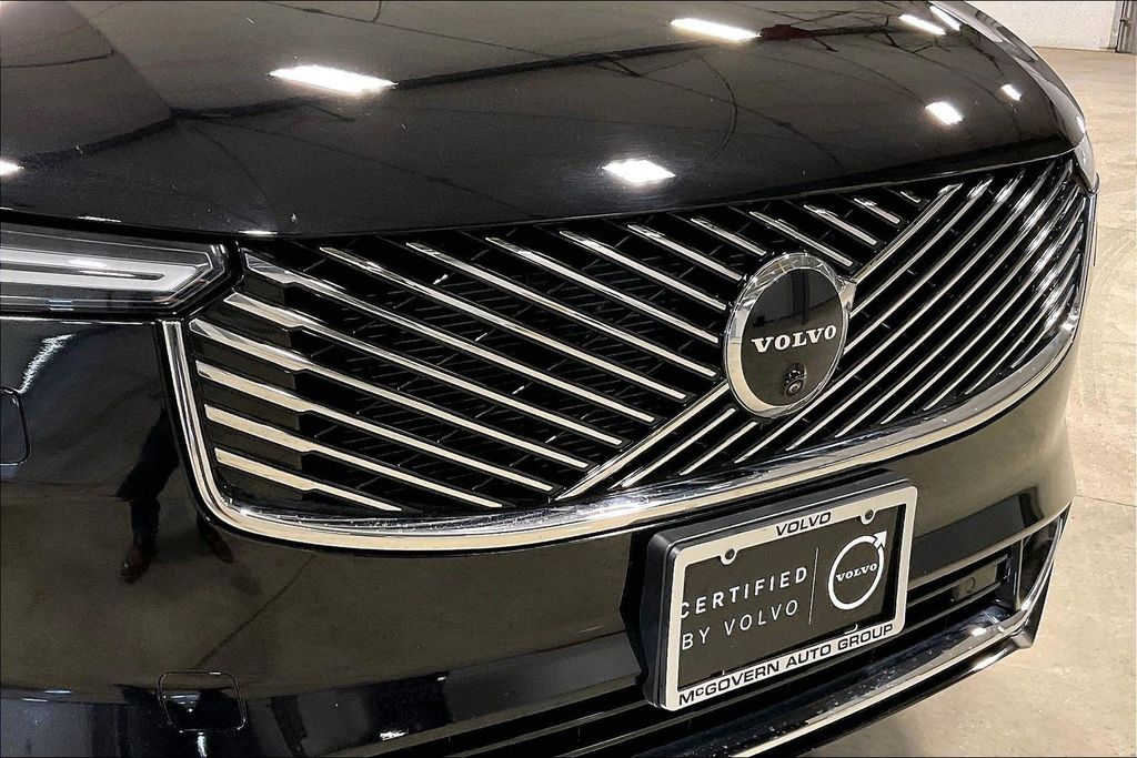 2026 Volvo XC90 Plus - Photo 34