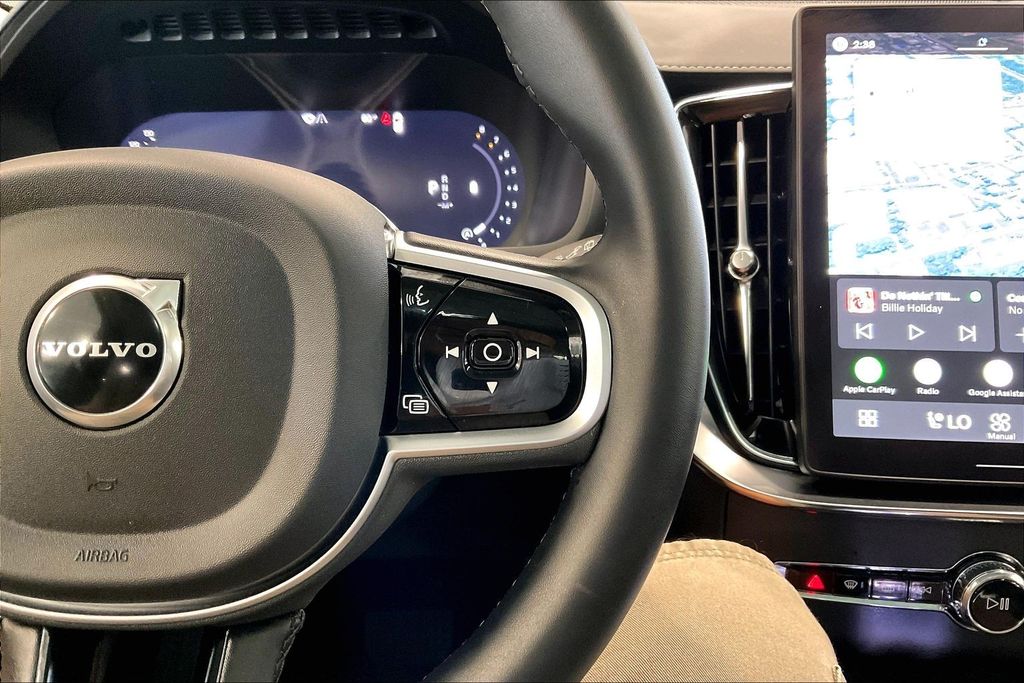 2026 Volvo XC90 Plus - Photo 13