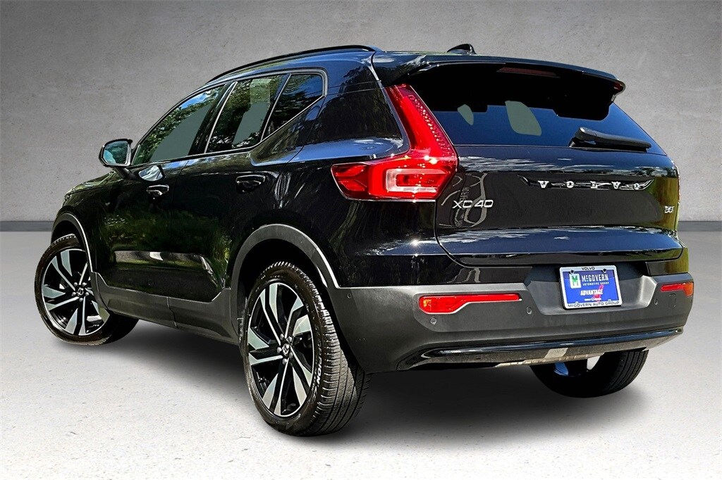 2023 Volvo XC40 Plus photo 4