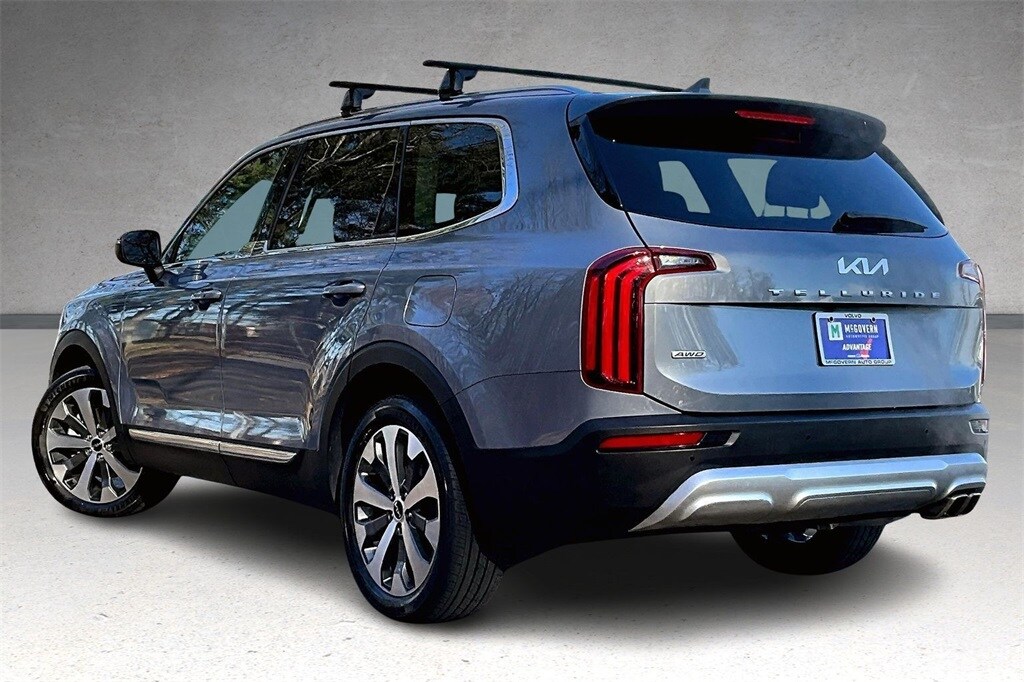 2022 Kia Telluride EX photo 3