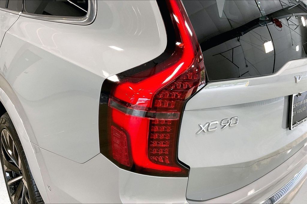 2026 Volvo XC90 Plus - Photo 24